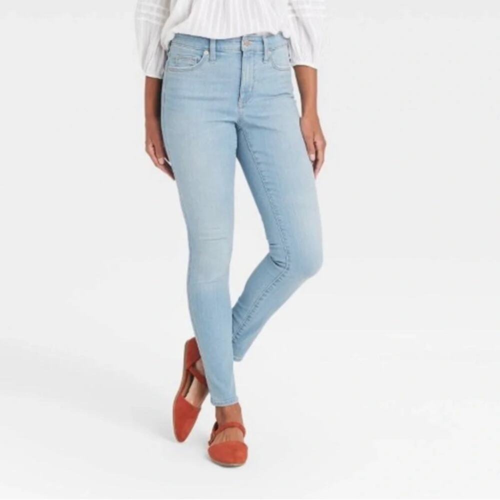 UNIVERSAL THREAD Mid Rise Skinny Light Wash Jeans | 4/27R
